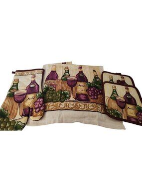 Kitchen Towel 5 Piece Set Merlot 2   2 Towels  2 Pot Holders, 1 Oven Mitt 100% C